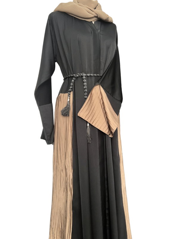 Abaya with coloured side pleats in TikTok fabric, paired with a matching headscarf